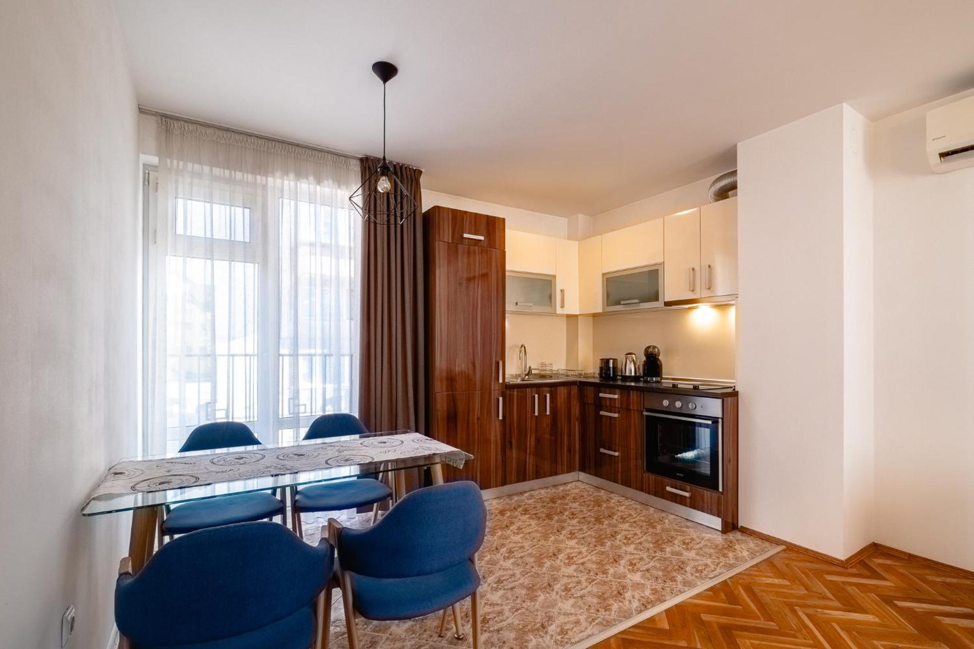 Seaside Serenity Charming Apartment By Sea Garden Varna ภายนอก รูปภาพ